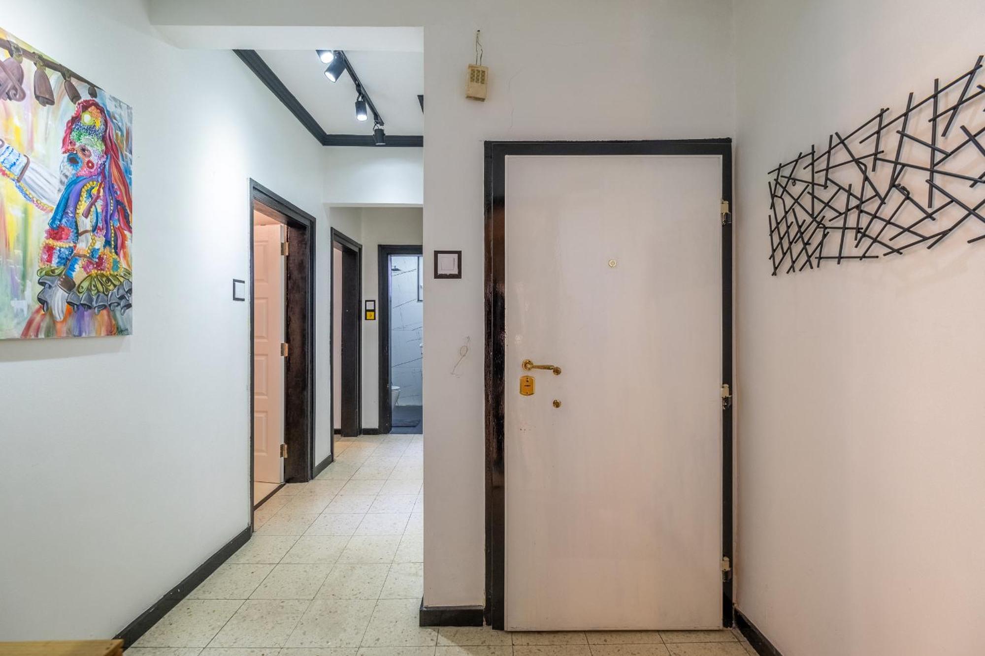 Modern , Spacious 2Br Apartment In Top Center 소피아 외부 사진