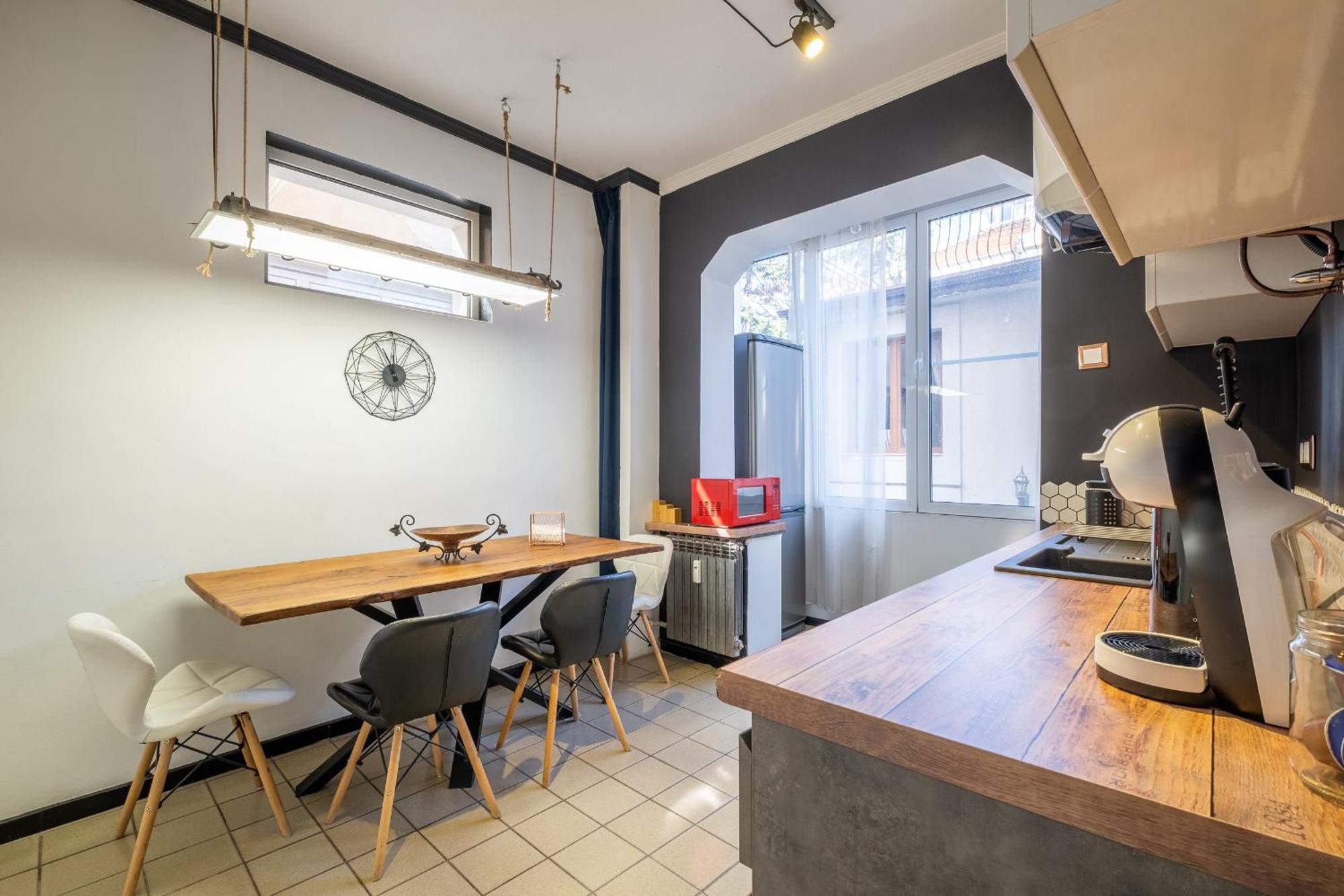 Modern , Spacious 2Br Apartment In Top Center 소피아 외부 사진