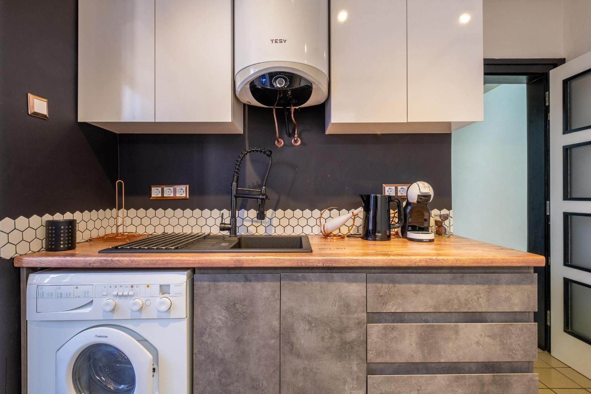 Modern , Spacious 2Br Apartment In Top Center 소피아 외부 사진
