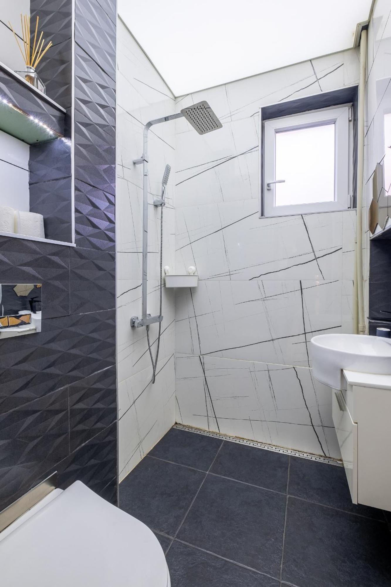 Modern , Spacious 2Br Apartment In Top Center 소피아 외부 사진